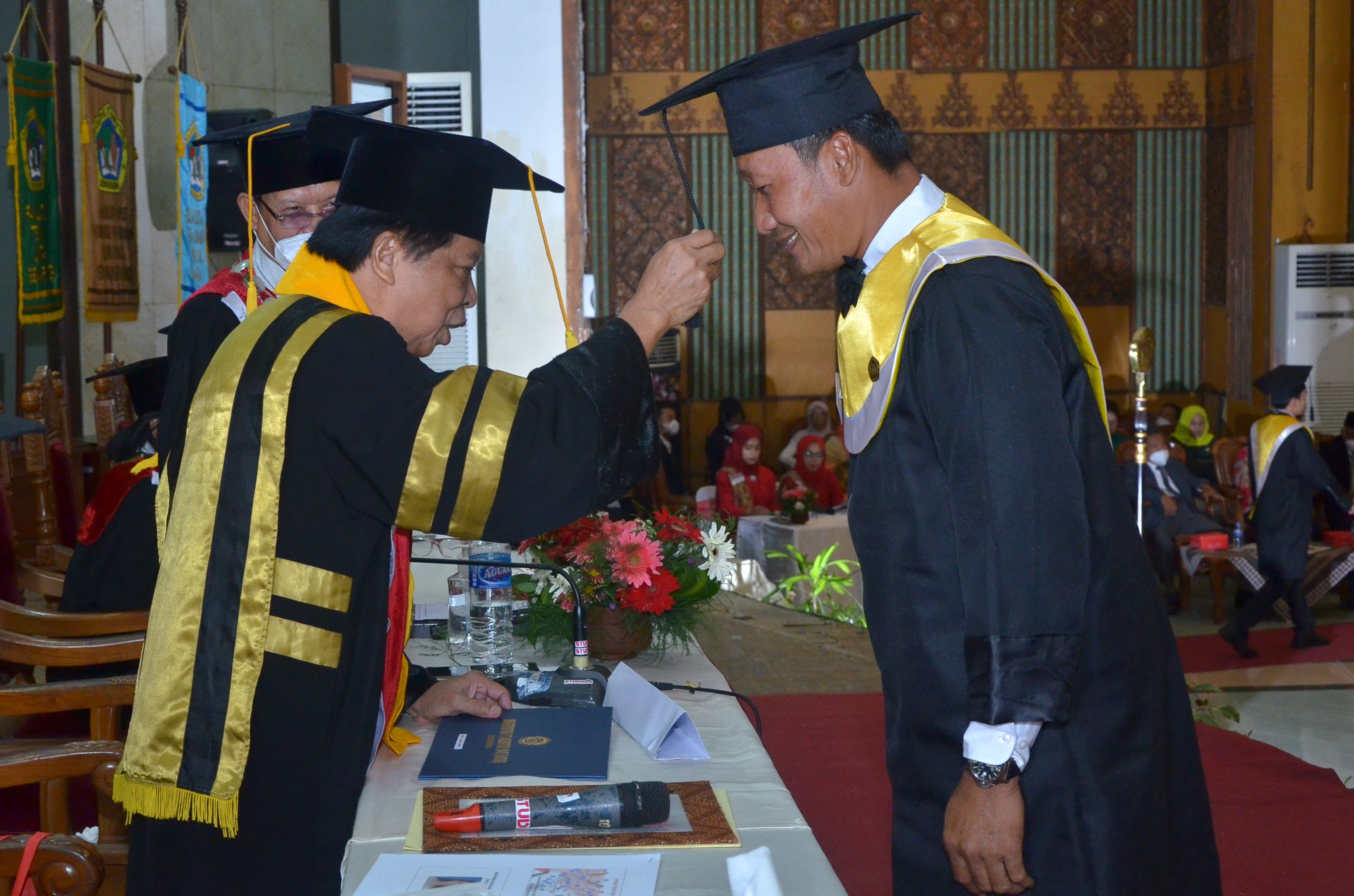 Dua Wakil Rakyat Kota Semarang Diwisuda Di Untag