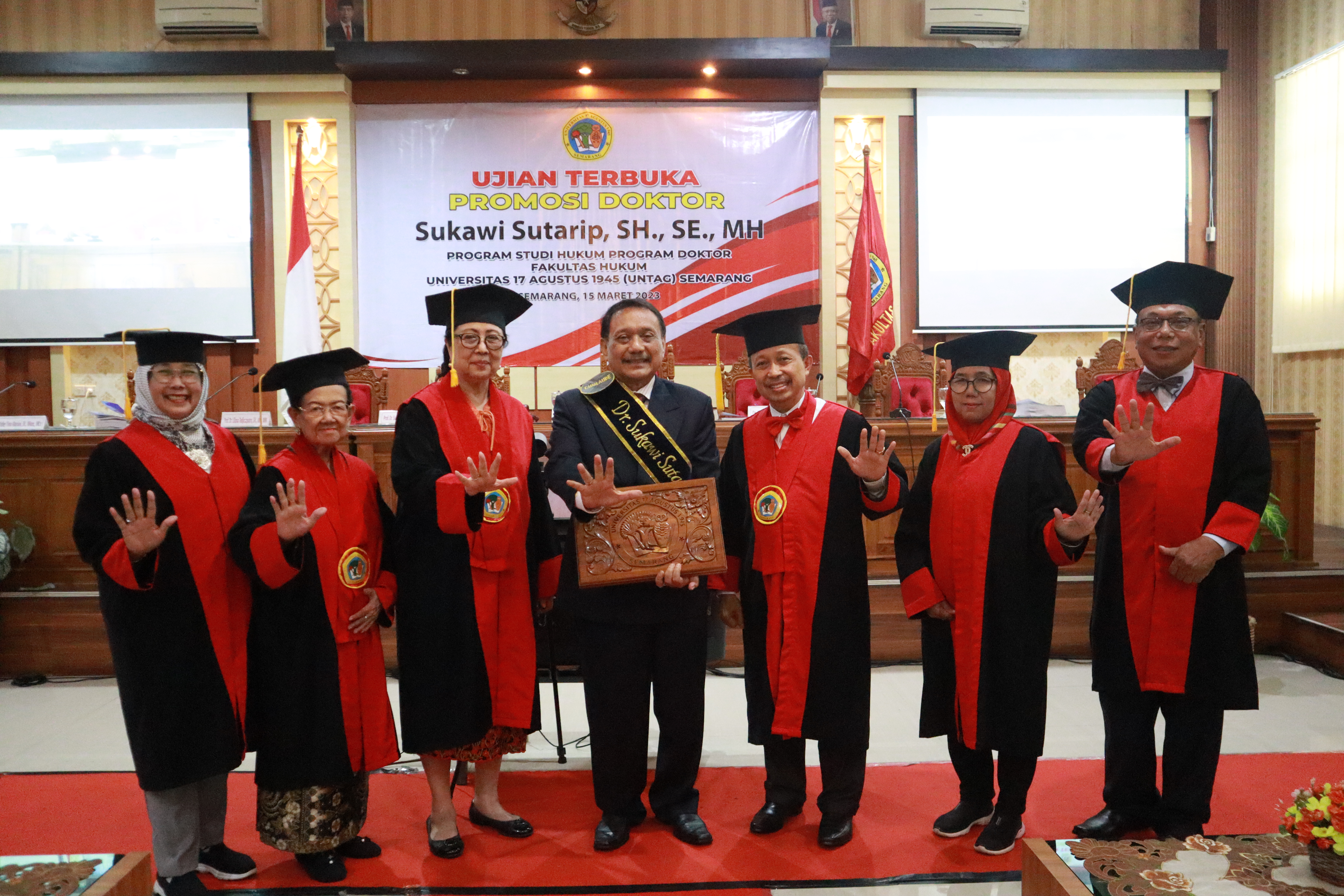 Sukawi Sutarip, Mantan Walikota Semarang Berhasil Raih Gelar Doktor di Untag Semarang