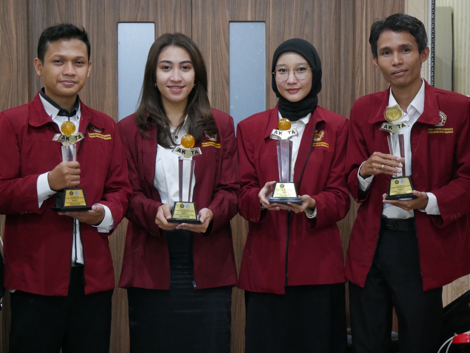 Tim Mahasiswa Untag Borong 4 Juara pada Lomba Kenotariatan 