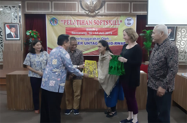 UNTAG Cetak 585 Mahasiswa, Lulus Siap Kerja