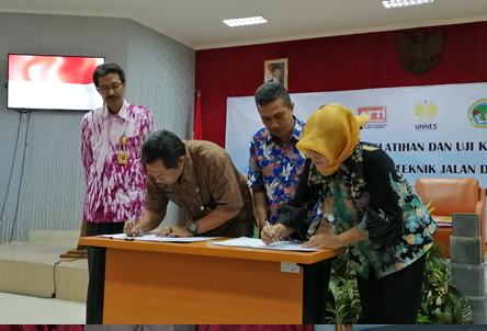 UNTAG - UNNES GELAR PELATIHAN SKA JALAN DAN GEDUNG
