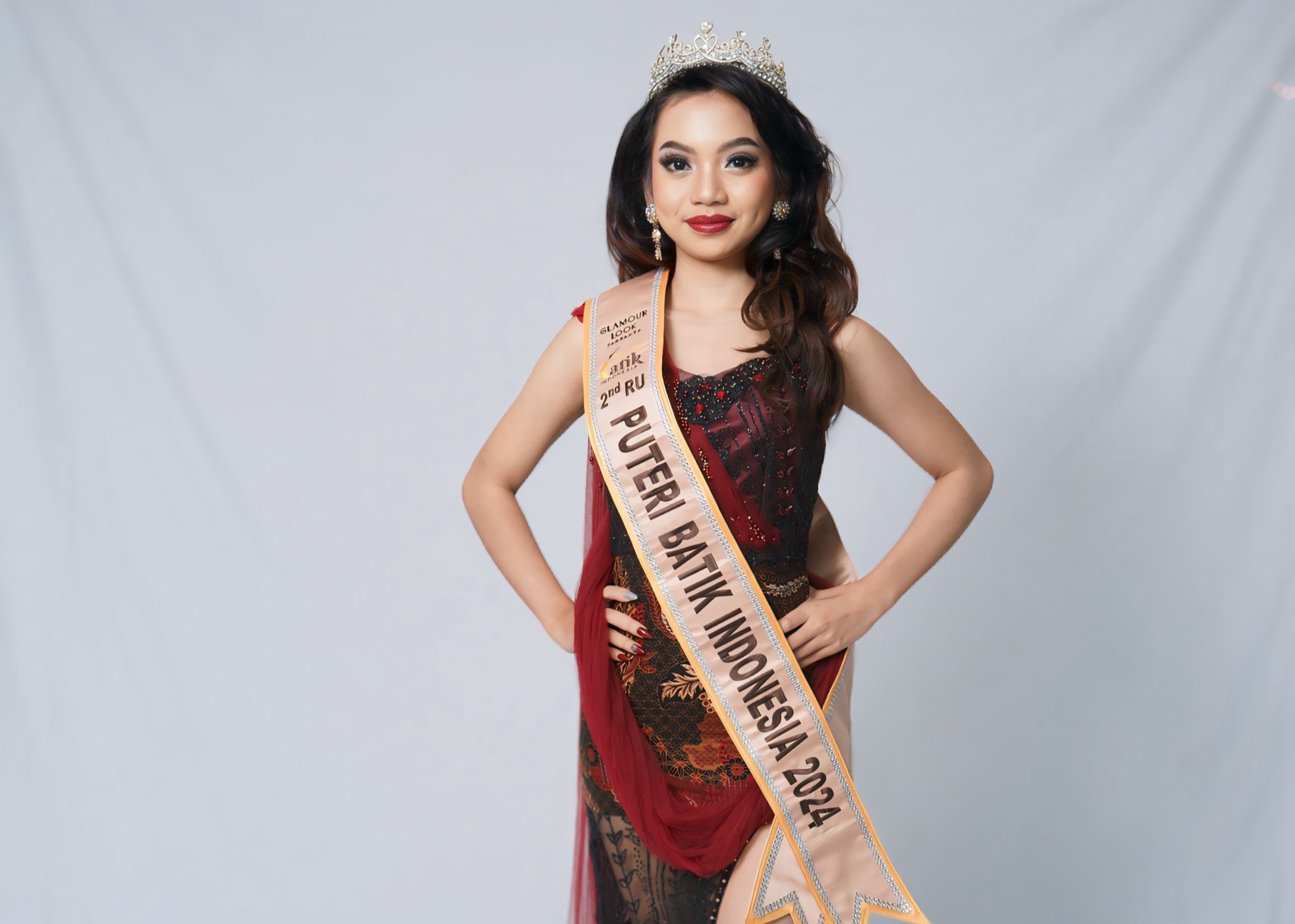 Mahasiswi Untag Sandang Gelar Runner Up Puteri Batik Indonesia 2024