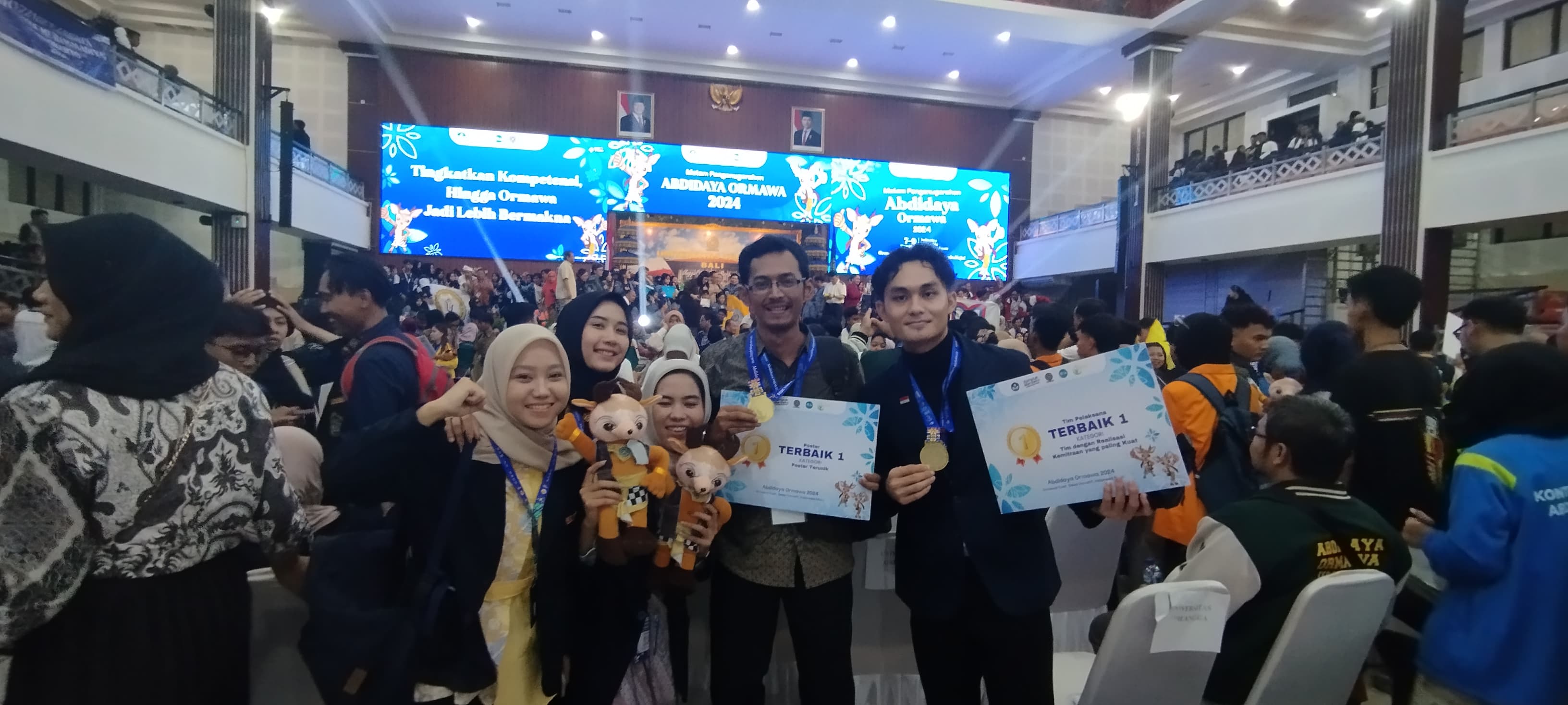 Prestasi Lagi ! PPK-Ormawa BEM Fakultas Teknik UNTAG Semarang Raih Dua Penghargaan di Abdidaya Ormawa